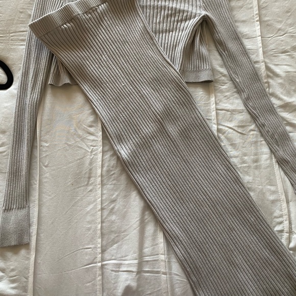 437 Ribbed Set - Picture 3 of 4